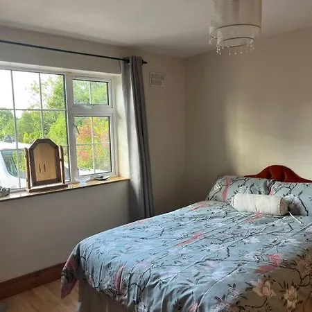 Spacious Countryside 5bd House! * Cavan