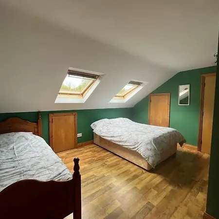 Spacious Countryside 5bd House! Apartment