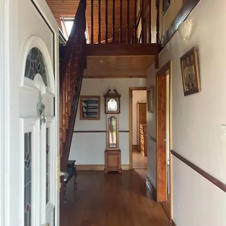 Spacious Countryside 4bd House! Apartment