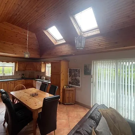 Spacious Countryside 5bd House! *